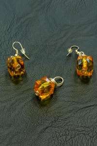 Viruló hármas fülbevaló és medál